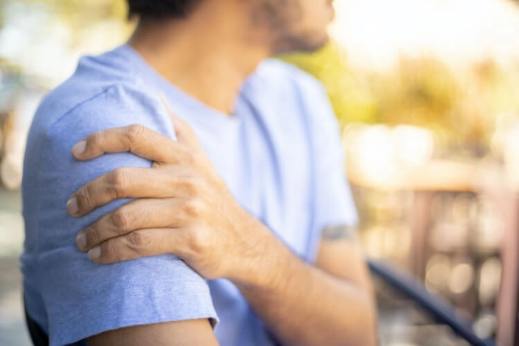 Holistic Remedies for Nerve Impingement in Chiropractic Care